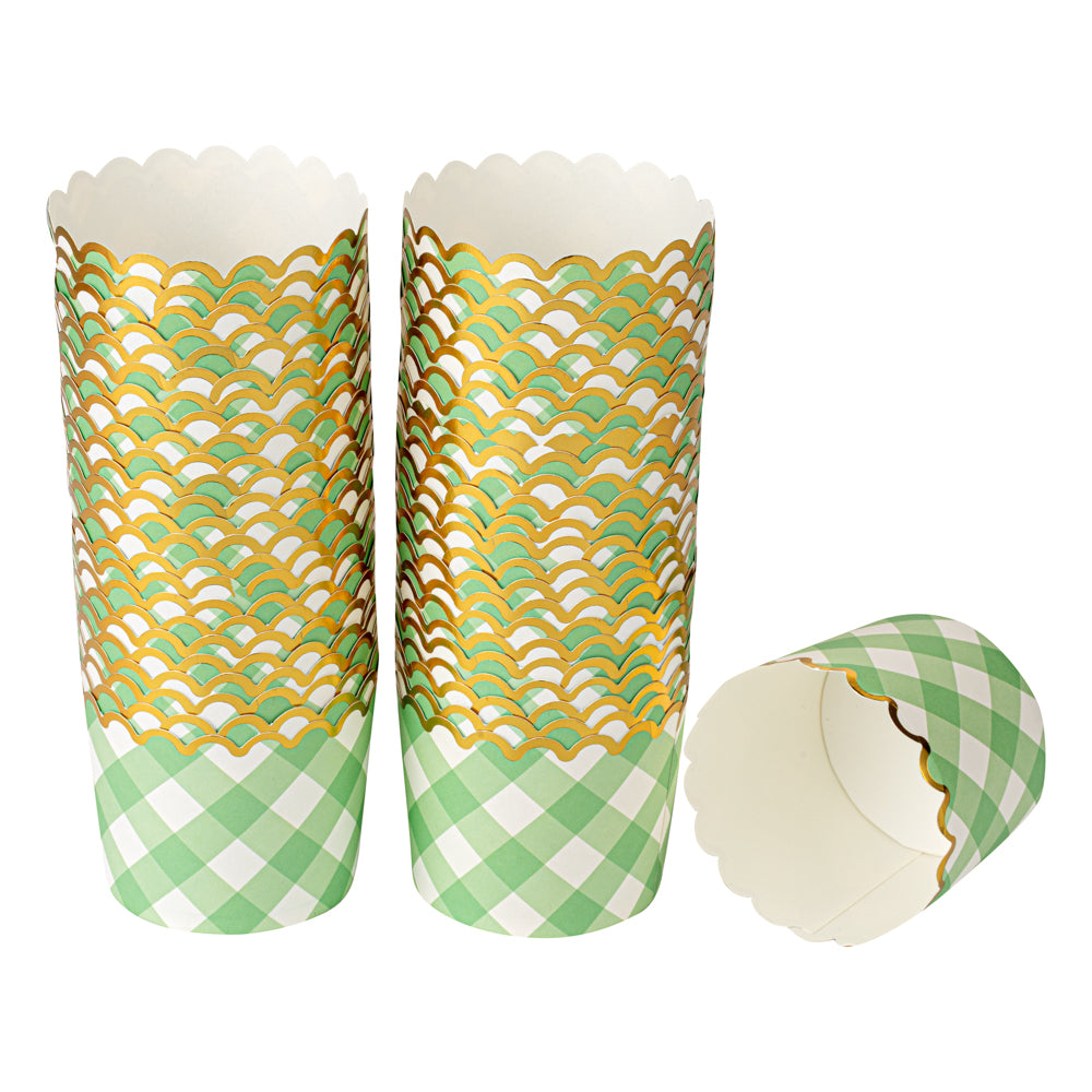 Panificio 4.5 oz Green Plaid Paper Scalloped Baking Cup - Gold Rim - 2 3/4" x 2 3/4" x 2" - 500 count box